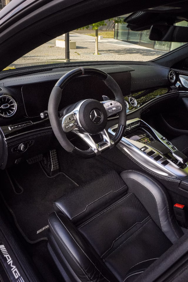 Mercedes-AMG GT 53 — koła, wynajem w Warszawie